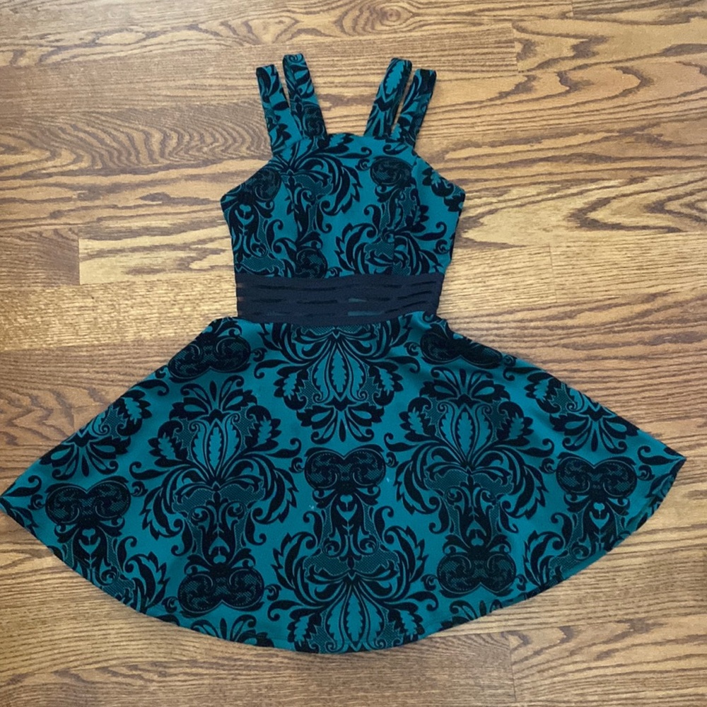 City studio green dress